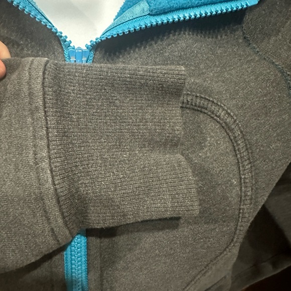Lululemon grey/turquoise scuba hoodie size 4 - Picture 4 of 6